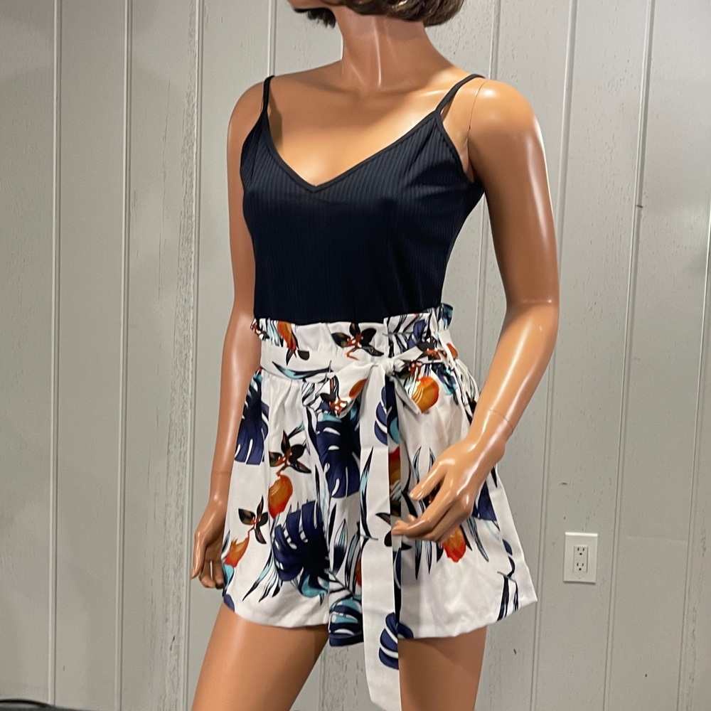 *NWT SHEIN VCAY Rib Knit Cami top & Belted Tropical Shorts Sz L